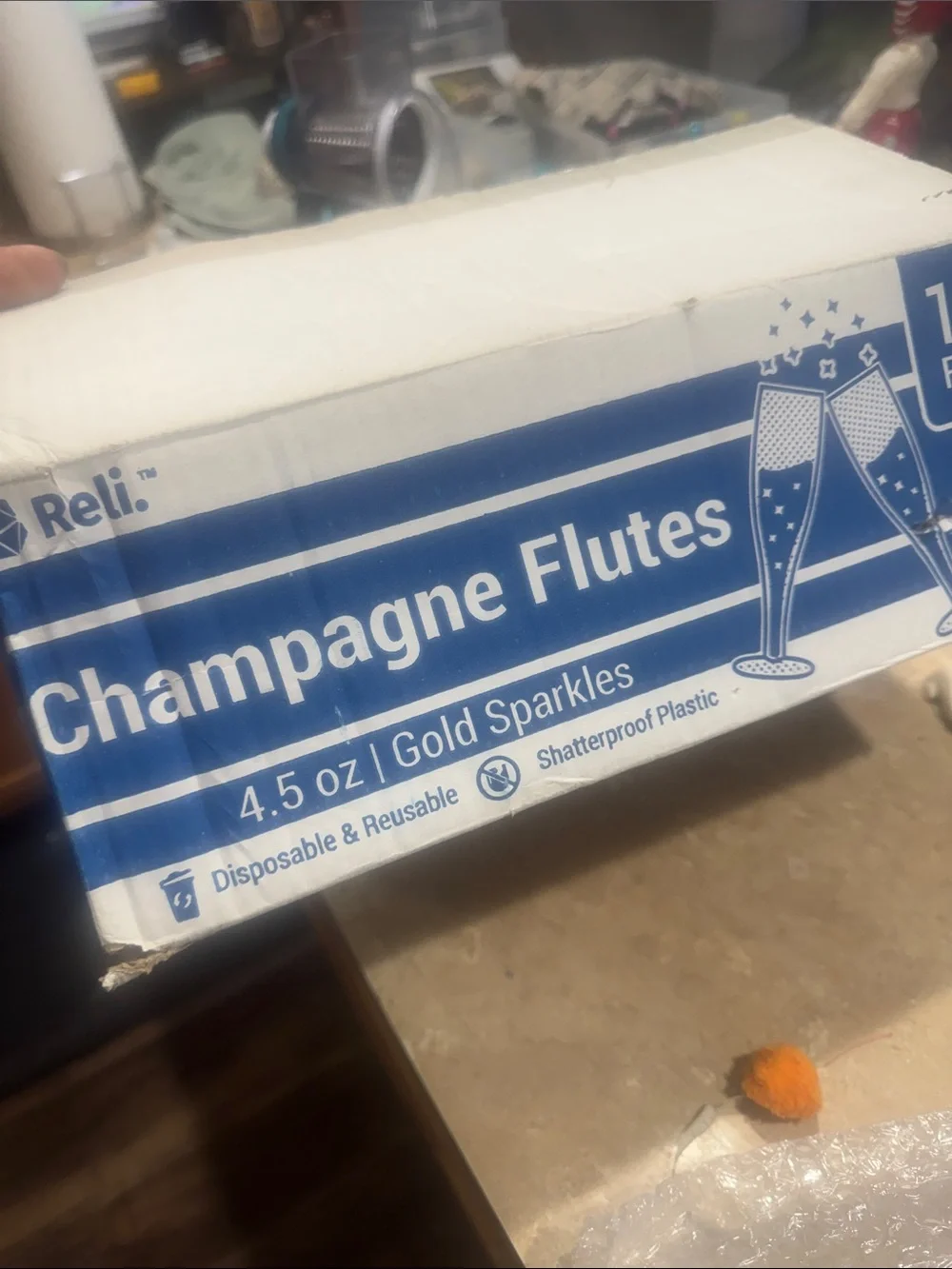 60 Champagne Flutes Gold Sparkles - 4.5 oz
